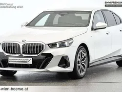 Weiß Gebraucht 2024 BMW 520 Efficient Dynamics Limousine | € 63.871 (Superpreis)