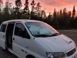 Weiß Gebraucht 2008 Hyundai H-1 Van / Kleinbus | € 7.200