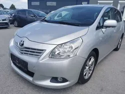 Grau Gebraucht 2011 Toyota Verso Comfort Van / Kleinbus | € 3.390 (Superpreis)