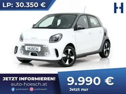 Weiß Gebraucht 2020 Smart ForFour Electric Drive Passion Limousine | € 9.990 (Superpreis)