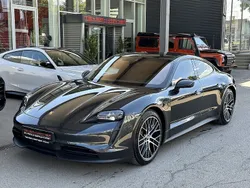Vulkangrau Gebraucht 2023 Porsche Taycan Performance Package Limousine | € 71.690 (Guter Preis)
