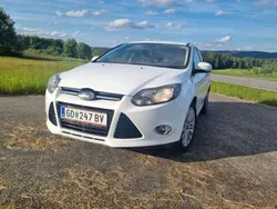 Weiß Gebraucht 2011 Ford Focus Titanium Kombi | € 4.199 (Teuer)