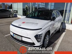 Atlas white / schwarz Gebraucht 2025 Hyundai Kona GO! SUV | € 37.590 (Superpreis)
