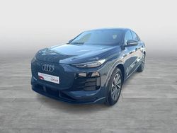 Dunkelblau metallic Neu 2025 Audi Q6 Sportback e-tron Ambiente SUV | € 74.950