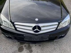 Schwarz Gebraucht 2011 Mercedes C200 Limousine | € 10.499 (Etwas zu teuer)
