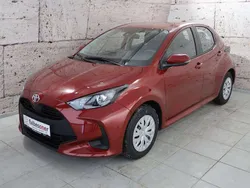 Rot Gebraucht 2023 Toyota Yaris Active Limousine | € 16.590 (Superpreis)