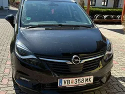 Schwarz Gebraucht 2019 Opel Zafira Life Edition Van | € 10.900