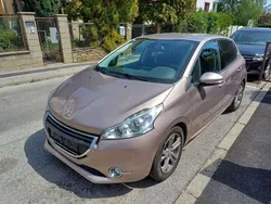 Beige Gebraucht 2014 Peugeot 208 Allure Kleinwagen | € 3.950