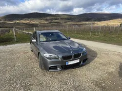 Grau Gebraucht 2012 BMW M550 Limousine | € 24.900
