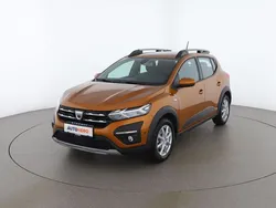 Orange Gebraucht 2023 Dacia Sandero Comfort Kleinwagen | € 15.690 (Guter Preis)