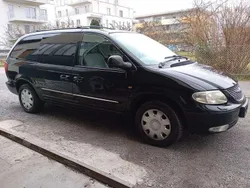 Schwarz Gebraucht 2001 Chrysler Grand Voyager Limited Van / Kleinbus | € 1.650