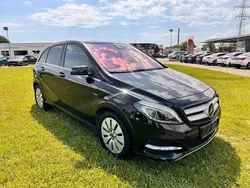 Schwarz Gebraucht 2017 Mercedes B Electric Drive Van / Kleinbus | € 7.490