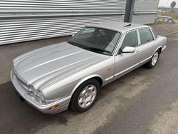 Silber Gebraucht 2003 Jaguar XJ8 Executive Limousine | € 9.990