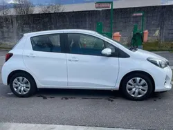 Weiß Gebraucht 2015 Toyota Yaris Active Limousine | € 6.750 (Guter Preis)