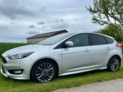 Silber Gebraucht 2018 Ford Focus ST-Line Limousine | € 10.450 (Superpreis)