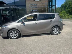 Grau Gebraucht 2015 Toyota Verso Active Van / Kleinbus | € 10.490 (Fairer Preis)