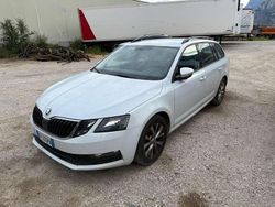 Weiß Gebraucht 2018 Skoda Octavia Style Kombi | € 6.500 (Superpreis)
