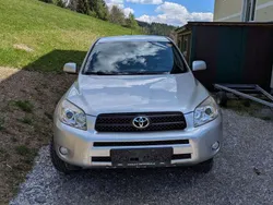 Grau Gebraucht 2007 Toyota RAV4 SUV | € 4.000 (Fairer Preis)