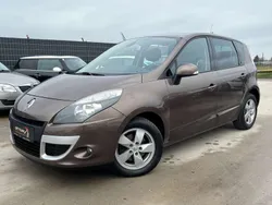 Braun Gebraucht 2009 Renault Scénic III Authentique Van / Kleinbus | € 4.499 (Fairer Preis)