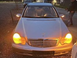 Gebraucht 2002 Mercedes C200 Classic Limousine | € 950 (Guter Preis)