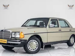 Grün Gebraucht 1983 Mercedes 300 Limousine | € 14.950