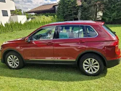 Rot Gebraucht 2016 VW Tiguan Comfortline SUV | € 15.900 (Superpreis)