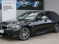 Saphirschwarz Gebraucht 2023 BMW 320e Shadowline Kombi | € 41.980 (Fairer Preis)