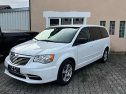 Weiß Gebraucht 2014 Lancia Voyager S Van / Kleinbus | € 12.900
