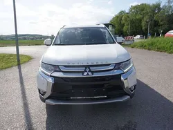 Weiß Gebraucht 2017 Mitsubishi Outlander SUV | € 16.590 (Fairer Preis)