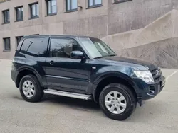 Grün Gebraucht 2016 Mitsubishi Pajero Inform SUV | € 27.500