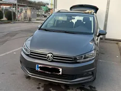 Grau Gebraucht 2019 VW Touran Highline Van / Kleinbus | € 19.690 (Guter Preis)