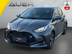 Grau Neu 2024 Toyota Yaris Active Limousine | € 24.490 (Superpreis)