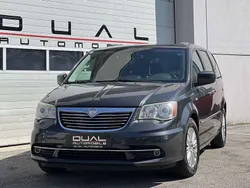 Grau Gebraucht 2012 Lancia Voyager Platinum Van / Kleinbus | € 17.900