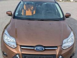 Braun Gebraucht 2014 Ford Focus Limousine | € 7.600 (Fairer Preis)