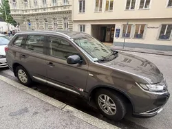 Gebraucht 2017 Mitsubishi Outlander SUV | € 12.900 (Guter Preis)
