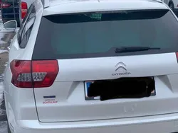 Weiß Gebraucht 2016 Citroën C5 Exclusive Kombi | € 9.000