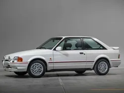 Weiß Gebraucht 1990 Ford Escort Limousine | € 9.900