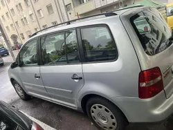 Gebraucht 2006 VW Touran Trendline Van / Kleinbus | € 1.800 (Etwas zu teuer)