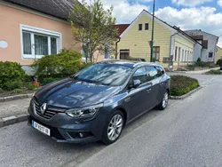 Grau Gebraucht 2018 Renault Mégane GrandTour LIMITED Kombi | € 10.299 (Fairer Preis)