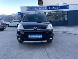 Schwarz Gebraucht 2017 Citroën Berlingo Feel Van / Kleinbus | € 11.800 (Fairer Preis)