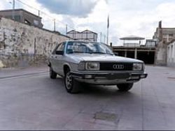 Grau Gebraucht 1982 Audi 100 Limousine | € 4.000