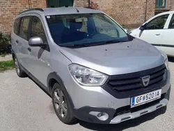 Grau Gebraucht 2017 Dacia Lodgy Stepway Van / Kleinbus | € 8.999 (Fairer Preis)