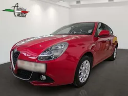 Rot Gebraucht 2019 Alfa Romeo Giulietta Super Kleinwagen | € 15.990 (Fairer Preis)