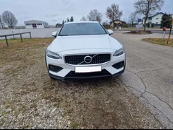 Gebraucht 2019 Volvo V60 CC Kombi | € 21.000 (Fairer Preis)