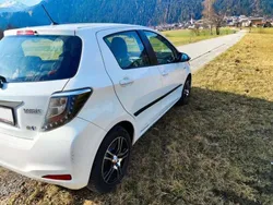 Weiß Gebraucht 2012 Toyota Yaris Active Limousine | € 6.999 (Guter Preis)