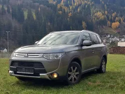 Gebraucht 2015 Mitsubishi Outlander Intense+ SUV | € 9.800 (Guter Preis)