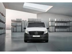 Weiß Gebraucht 2024 Mercedes Vito Van / Kleinbus | € 45.588 (Teuer)
