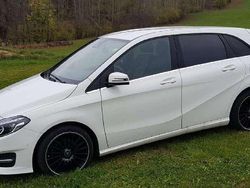 Weiß Gebraucht 2017 Mercedes B200 Van / Kleinbus | € 14.199 (Superpreis)