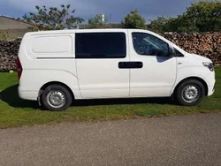 Weiß Gebraucht 2019 Hyundai H-1 Van / Kleinbus | € 13.990