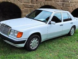 Weiß Gebraucht 1990 Mercedes E260 Limousine | € 6.500